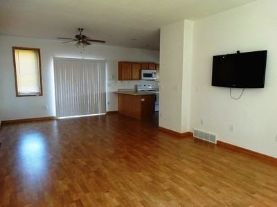 1169 14th Ave Se - Photo 3 of 17