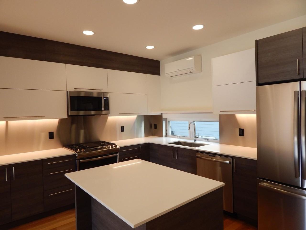 2829 3rd Ave W - Photo 3 of 10