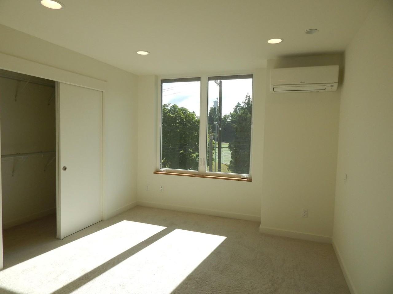 2829 3rd Ave W - Photo 4 of 10