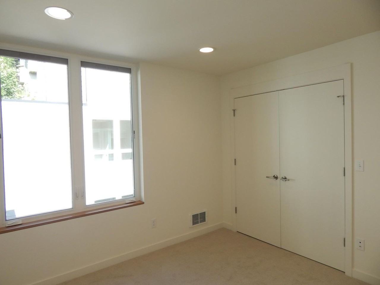 2829 3rd Ave W - Photo 5 of 10