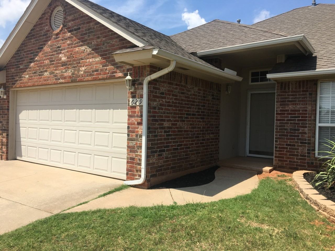 629 Loyd Ln - Photo 2 of 22