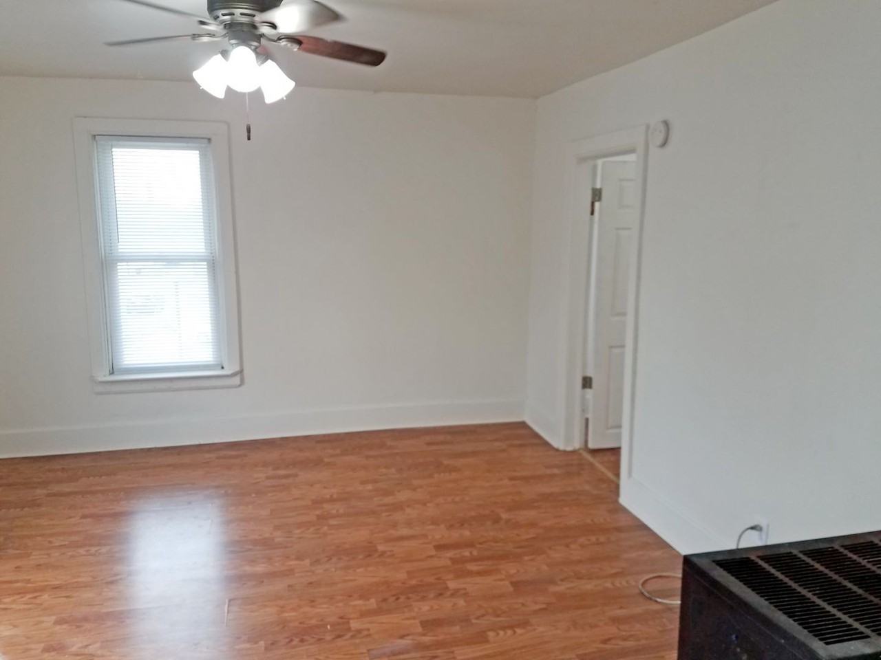 1102 Liberty St - Photo 3 of 10