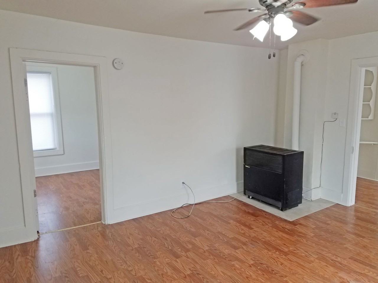 1102 Liberty St - Photo 5 of 11