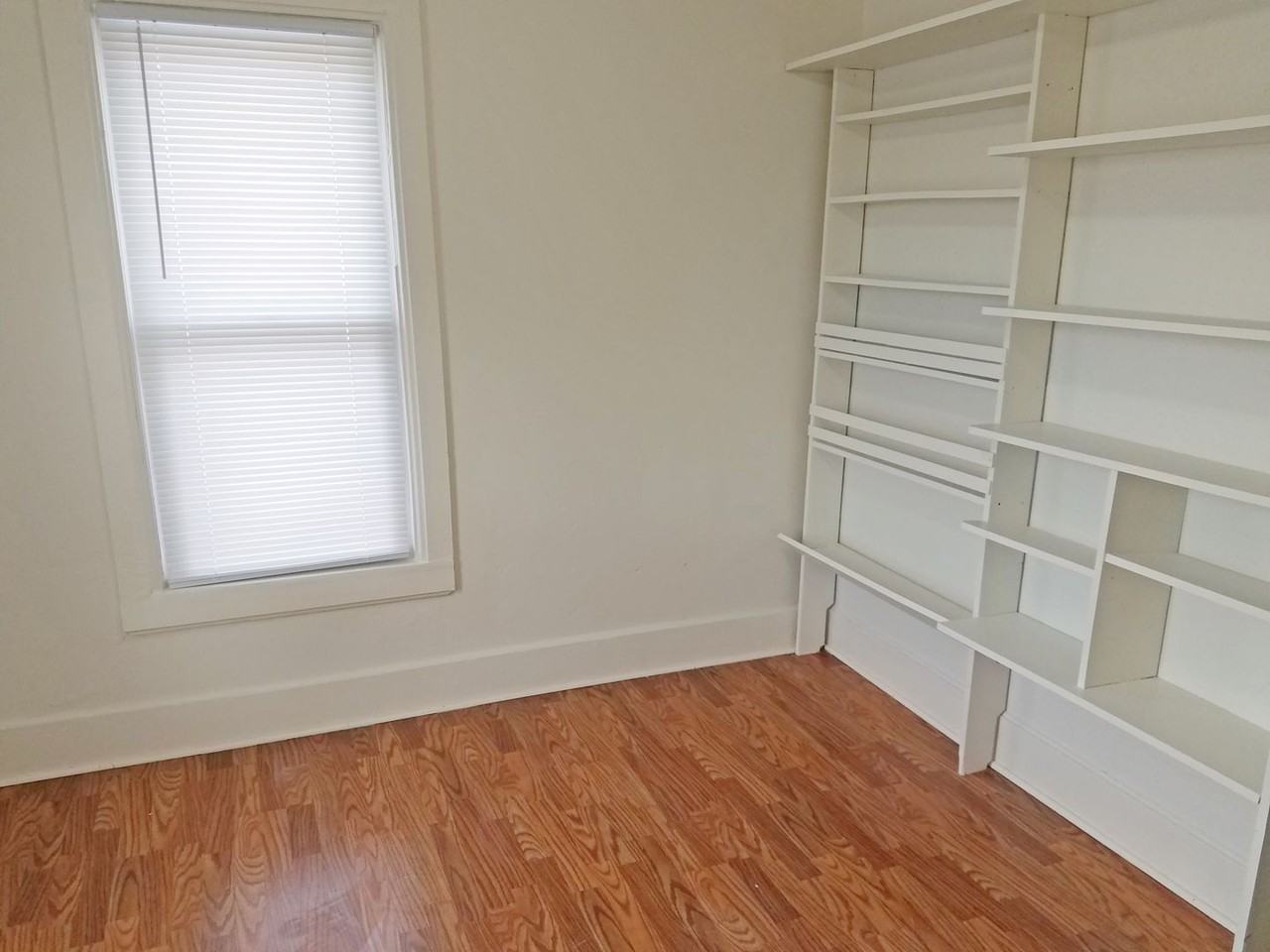 1102 Liberty St - Photo 6 of 11