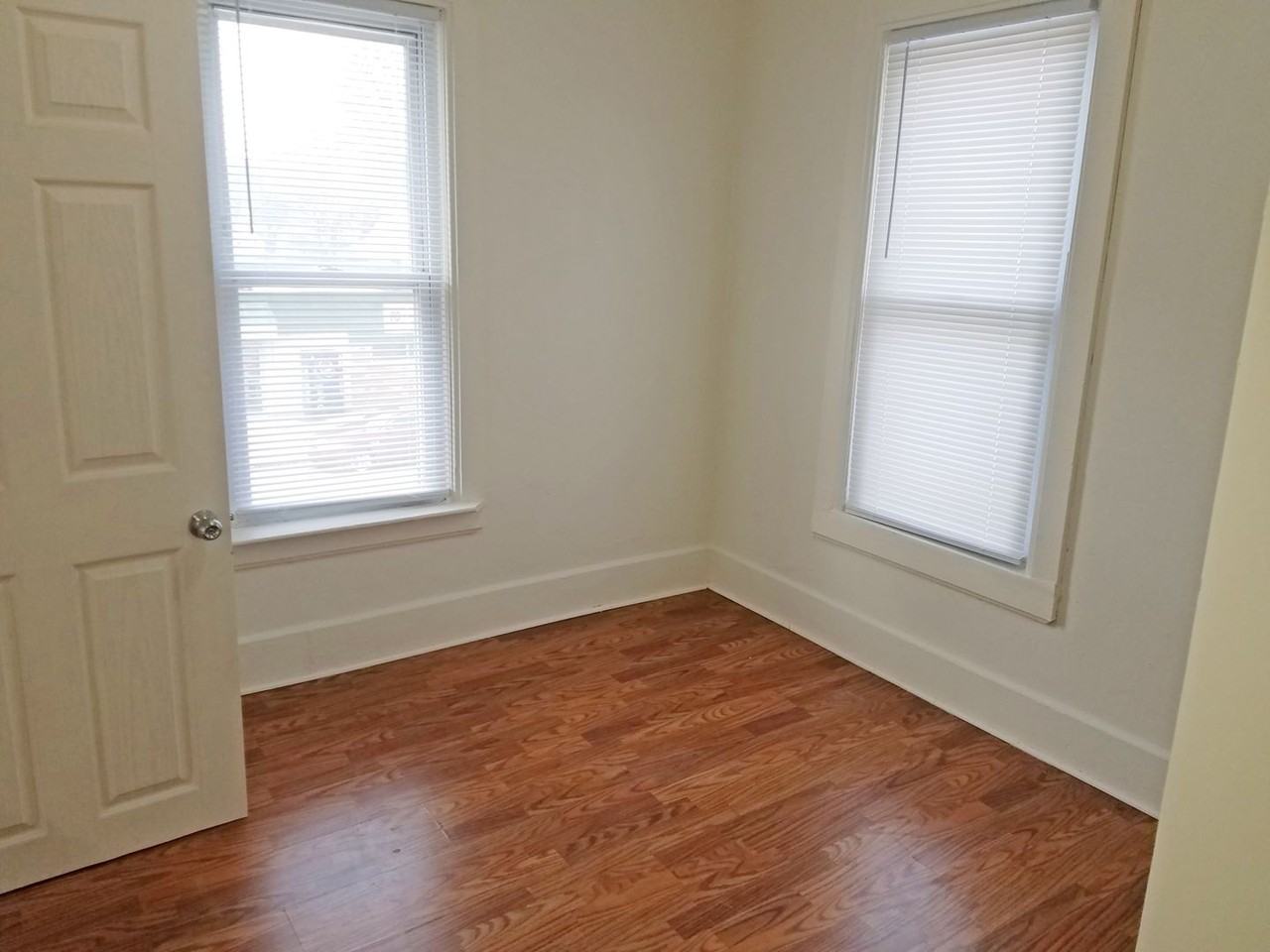 1102 Liberty St - Photo 7 of 11