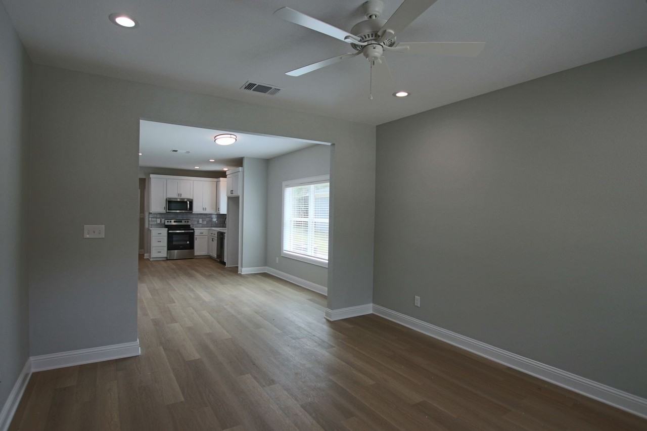 1110 S Porter Ave - Photo 3 of 33