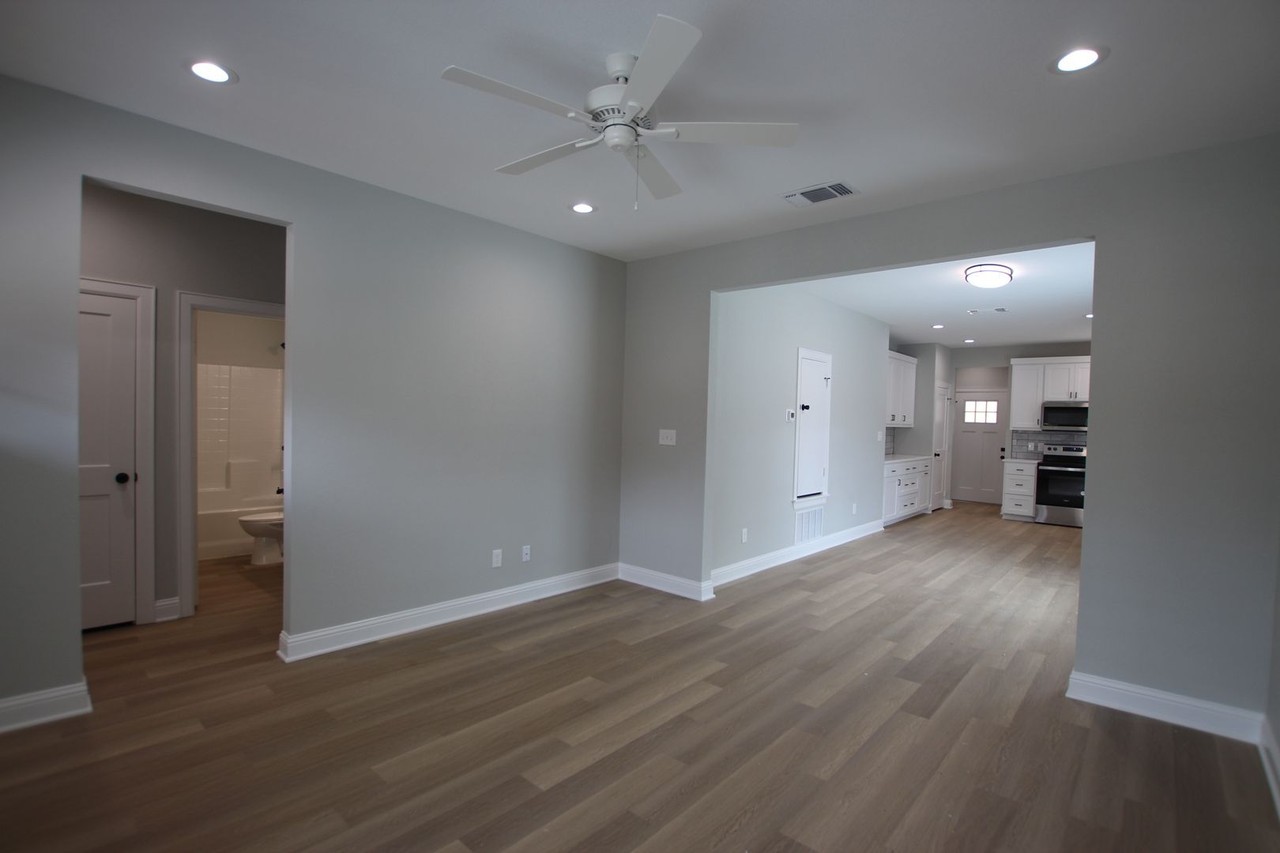 1110 S Porter Ave - Photo 5 of 33