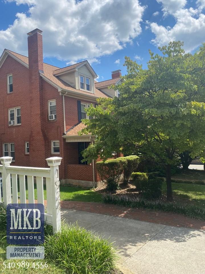 Sheffield Duplex - Photo 2 of 26