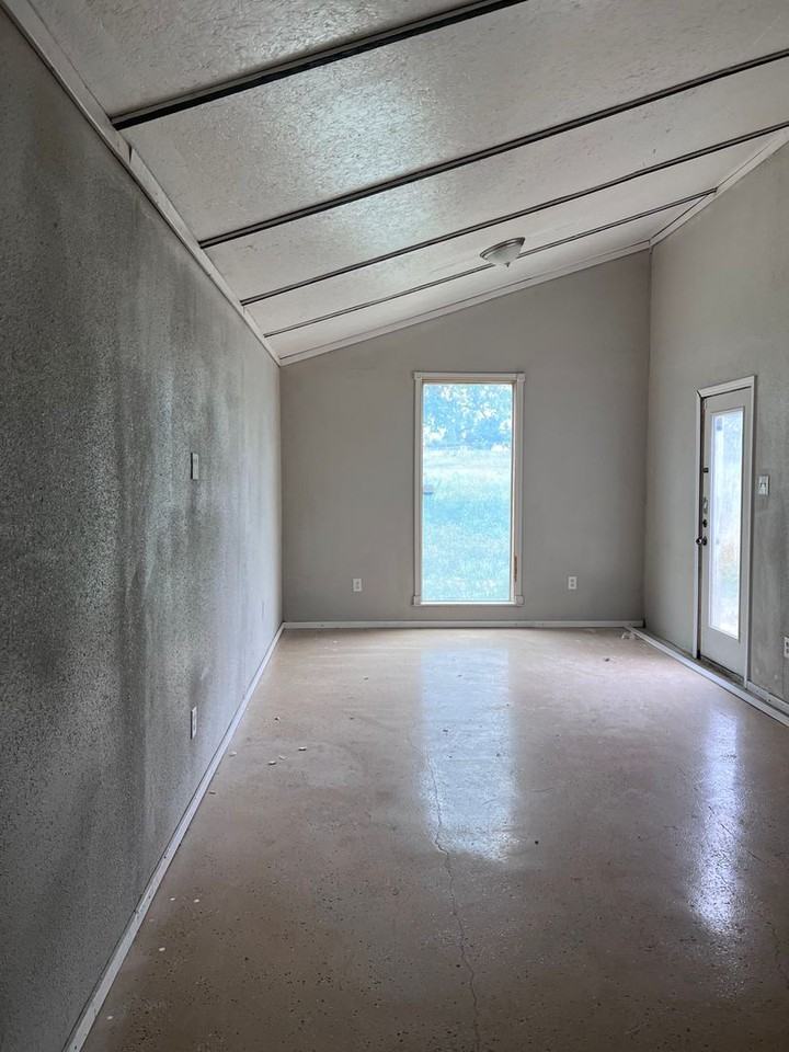 4405 Reese Creek Rd - Photo 7 of 50