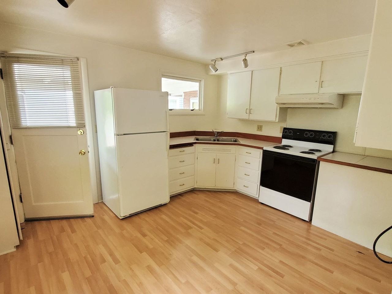 1785 Walnut St - Photo 6 of 17