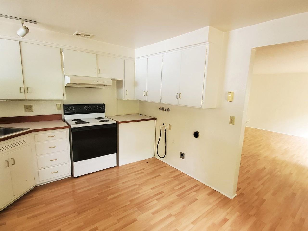 1785 Walnut St - Photo 7 of 17