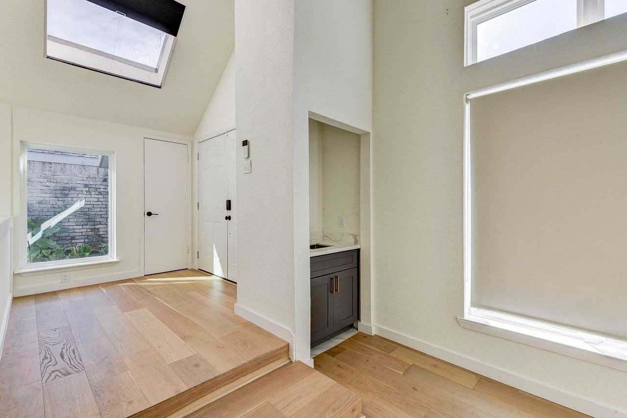 5103 Austin St - Photo 6 of 29