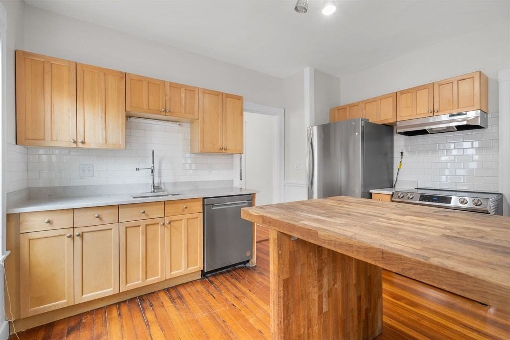 21 Whitten St #1 - Photo 2 of 14