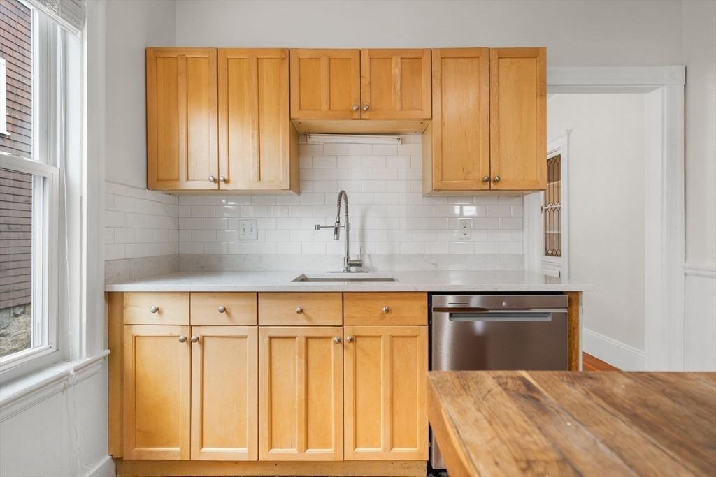 21 Whitten St #1 - Photo 3 of 14