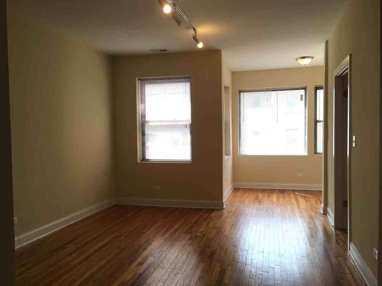3214 W Argyle St #3 - Photo 2 of 9