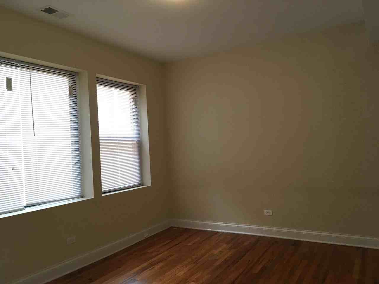 3214 W Argyle St #3 - Photo 7 of 9