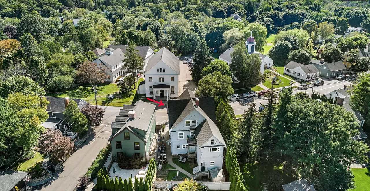 52 Main St #4 - Photo 3 of 12