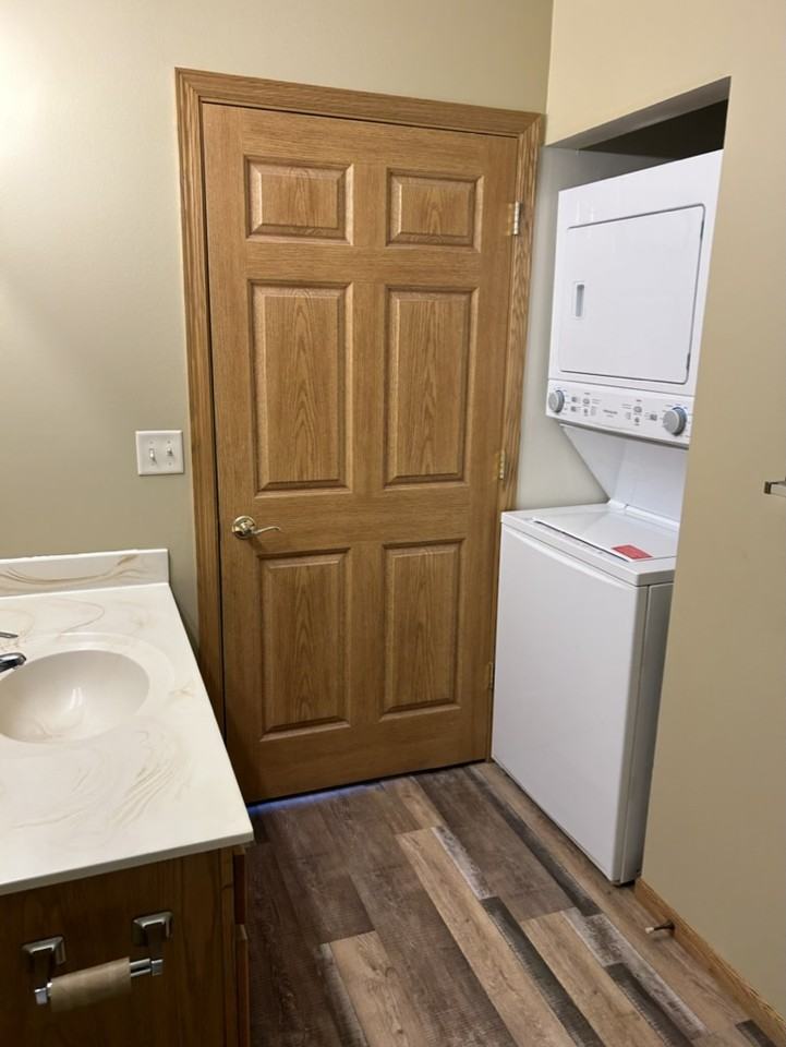 633 E Decker St - Photo 3 of 6