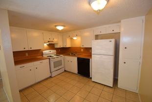 2100 Breezeway Cir #14 - Photo 1 of 1