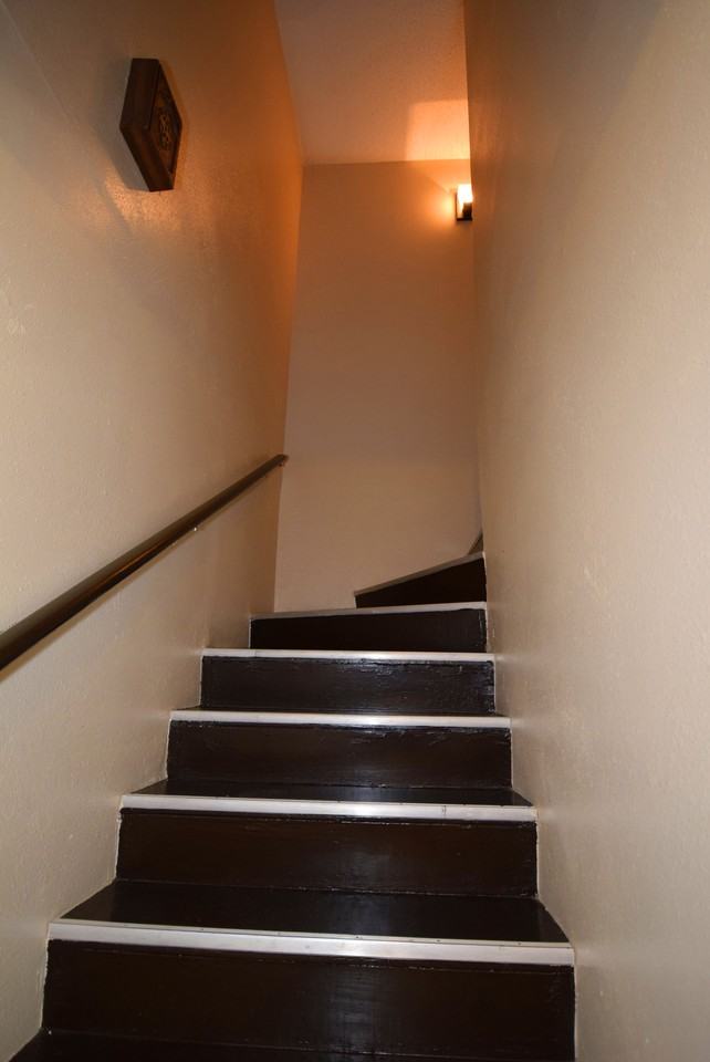 2100 Breezeway Cir #06 - Photo 3 of 17