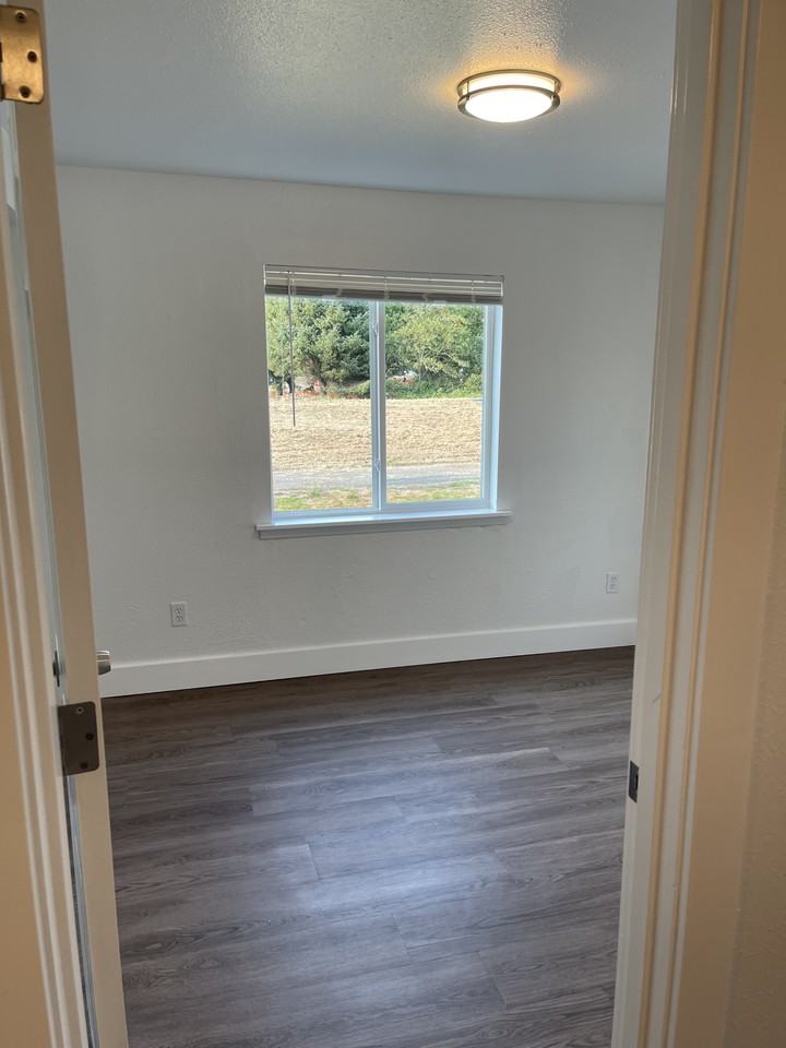 114 N Mill St #2 - Photo 4 of 13