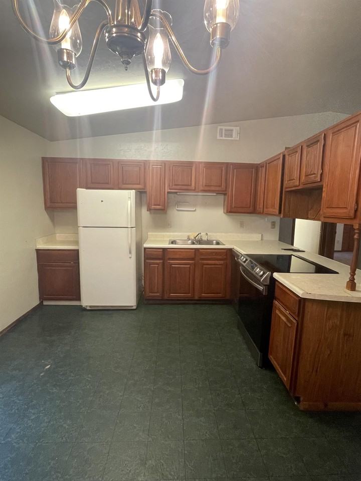 4132 Brewster Rd #B - Photo 5 of 14