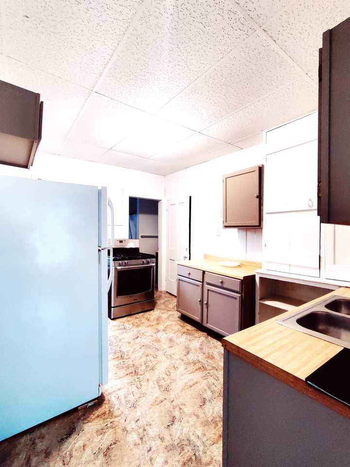 409 N Lafayette St #B - Photo 4 of 11