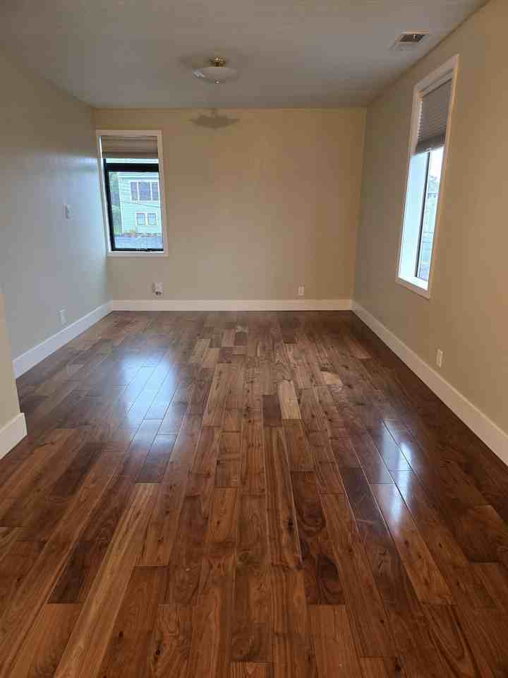 375 Valley St #1 - Photo 5 of 13