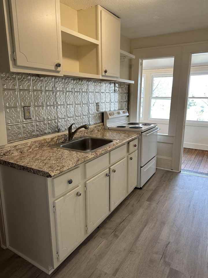 891 Haywood Rd #1 - Photo 5 of 8