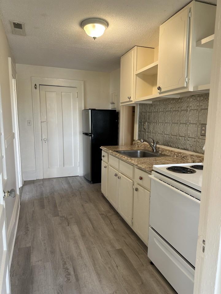 891 Haywood Rd #1 - Photo 6 of 8