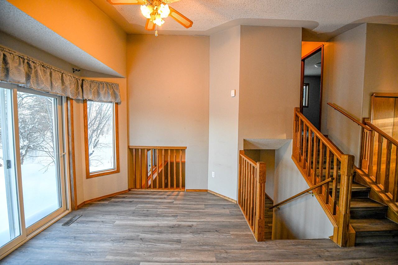 9818 71 Ave #9818-71AVE - Photo 3 of 19