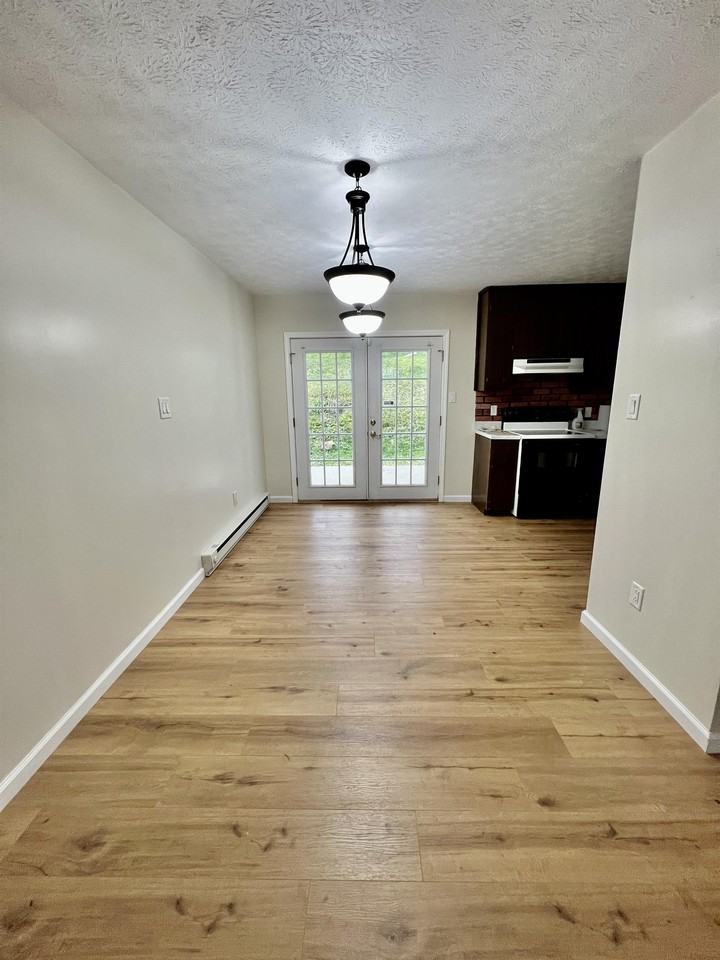 407 Shawnee Dr #1 - Photo 4 of 27