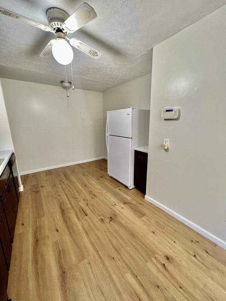 407 Shawnee Dr #1 - Photo 7 of 27