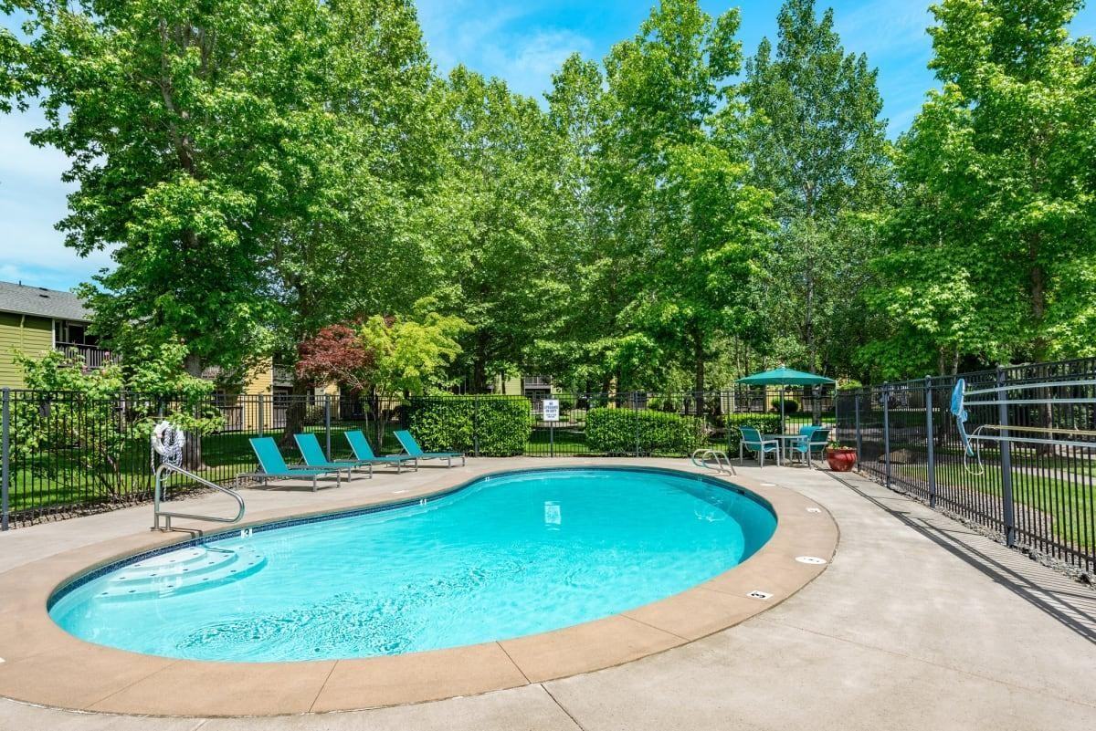 750 Watson St N - Photo 6 of 18