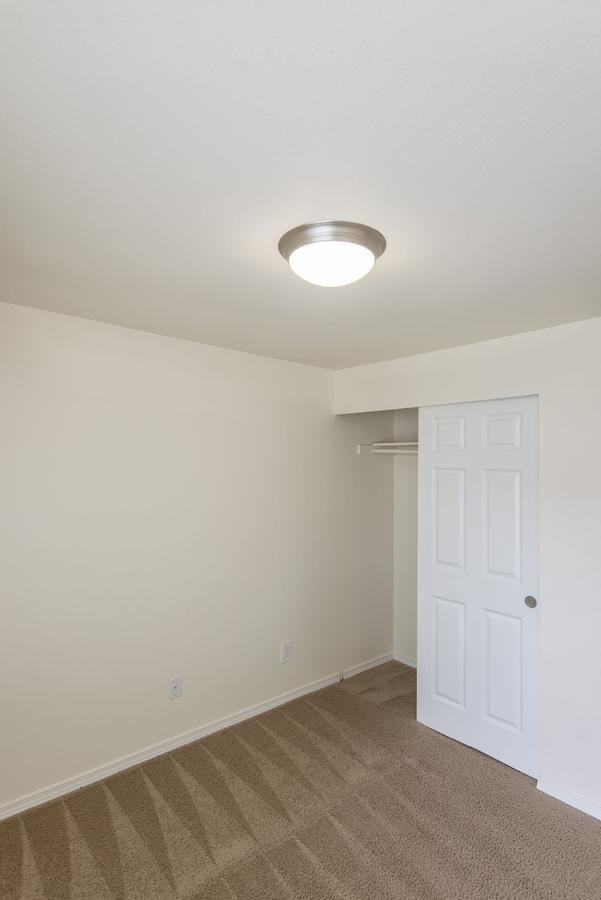 320 Chinook Ave - Photo 5 of 29