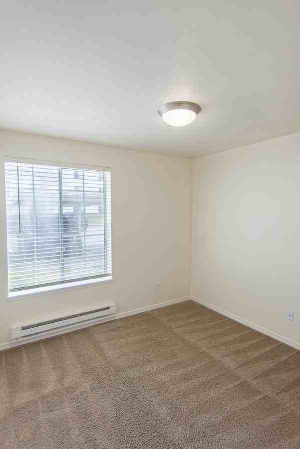 320 Chinook Ave - Photo 2 of 29