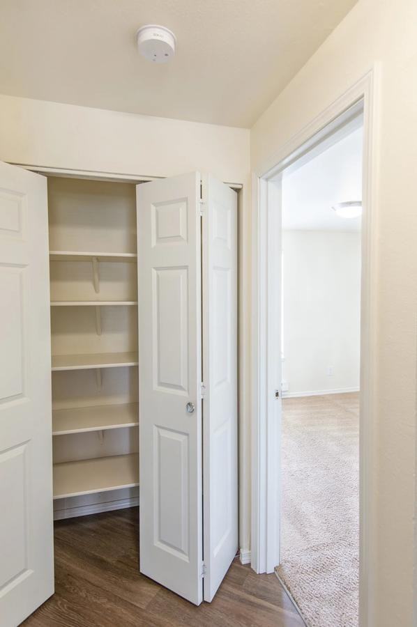 320 Chinook Ave - Photo 2 of 29