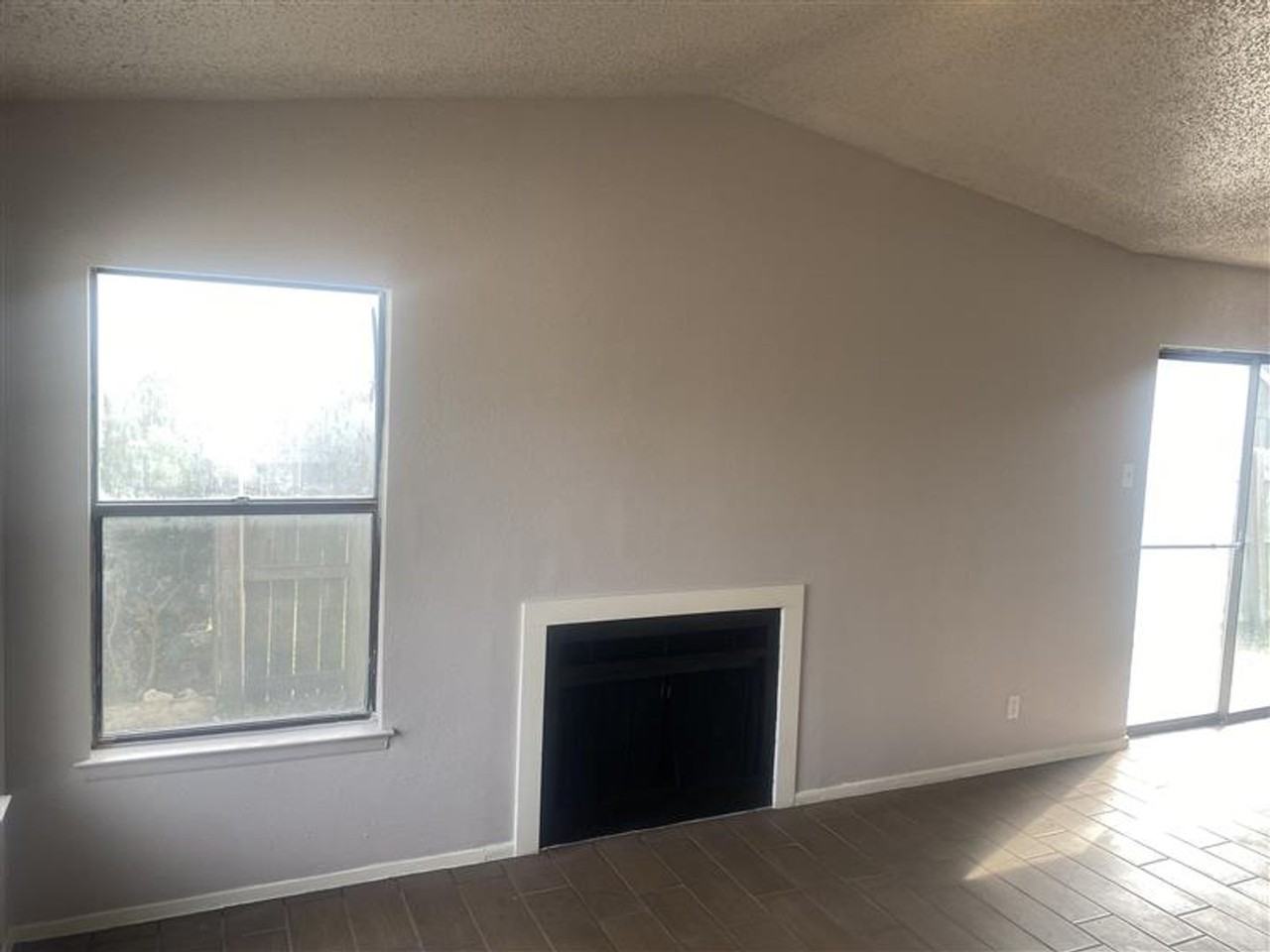 1407 Churing Dr - Photo 3 of 15