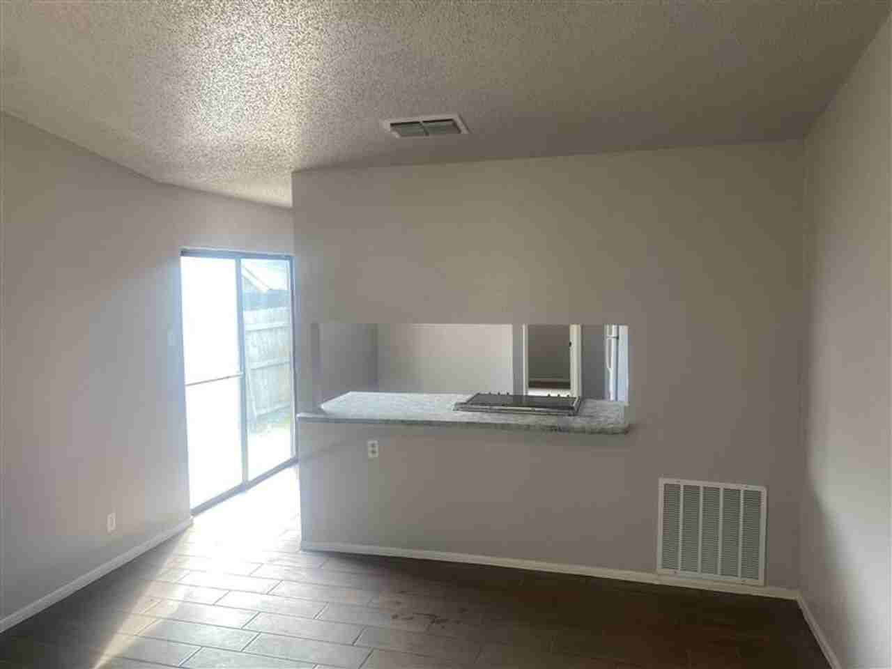 1407 Churing Dr - Photo 4 of 15