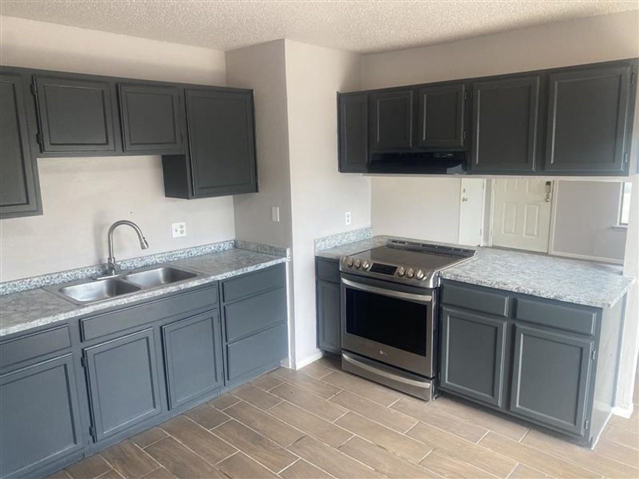 1407 Churing Dr - Photo 6 of 15