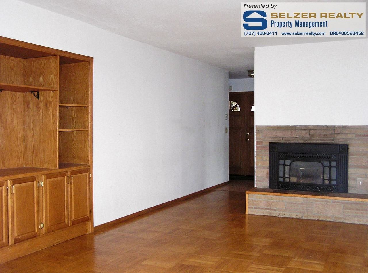1173 Helen Ave - Photo 3 of 10