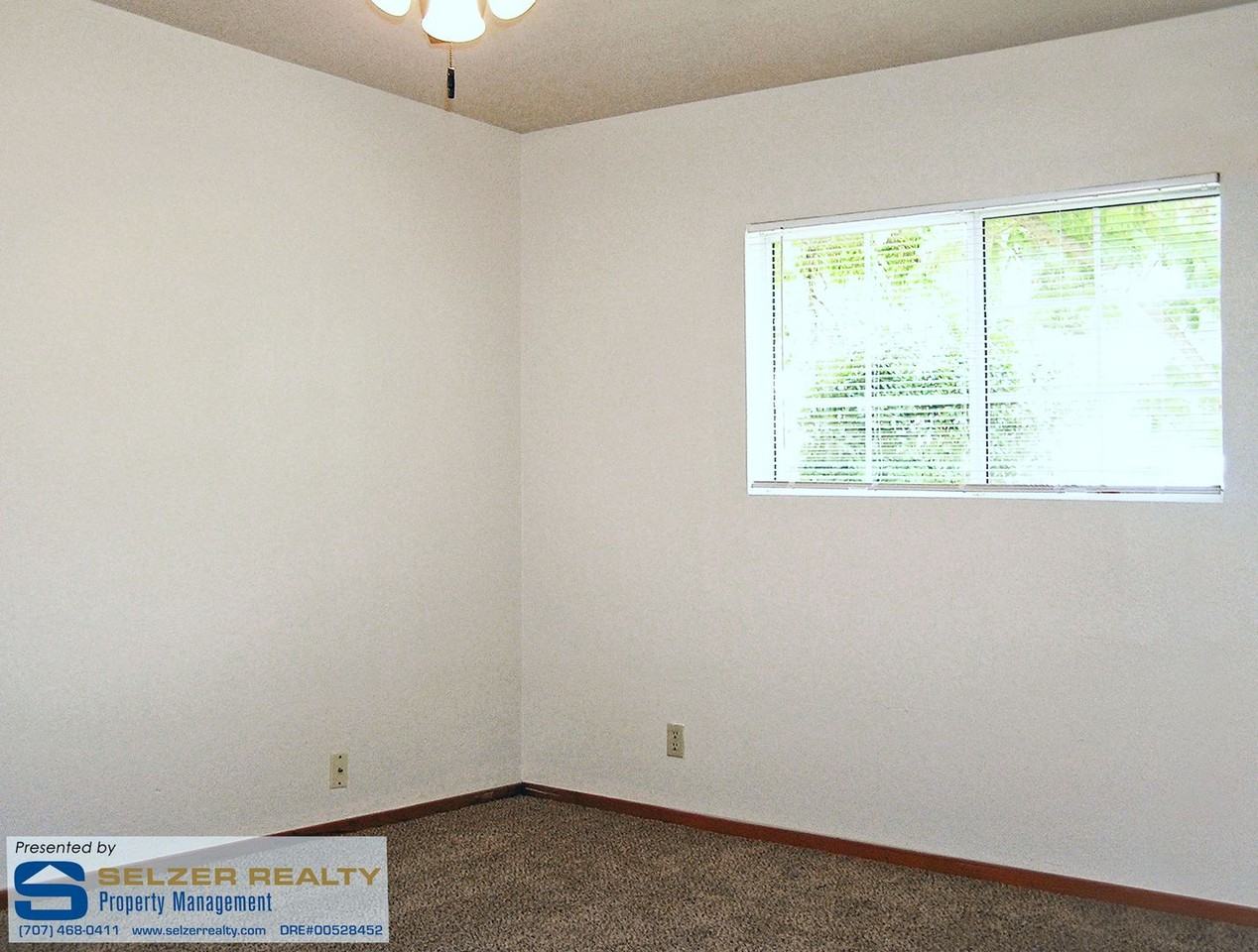 1173 Helen Ave - Photo 7 of 10