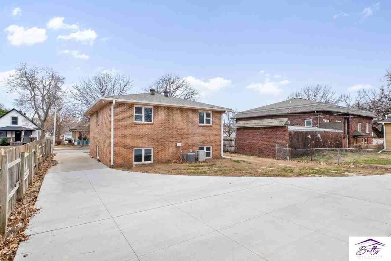 DUDLEY DUPLEX - Photo 2 of 12