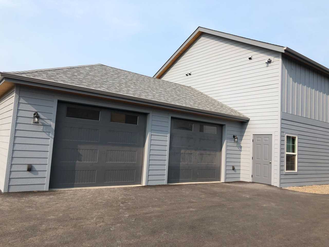 739 Cottonwood - Photo 3 of 12