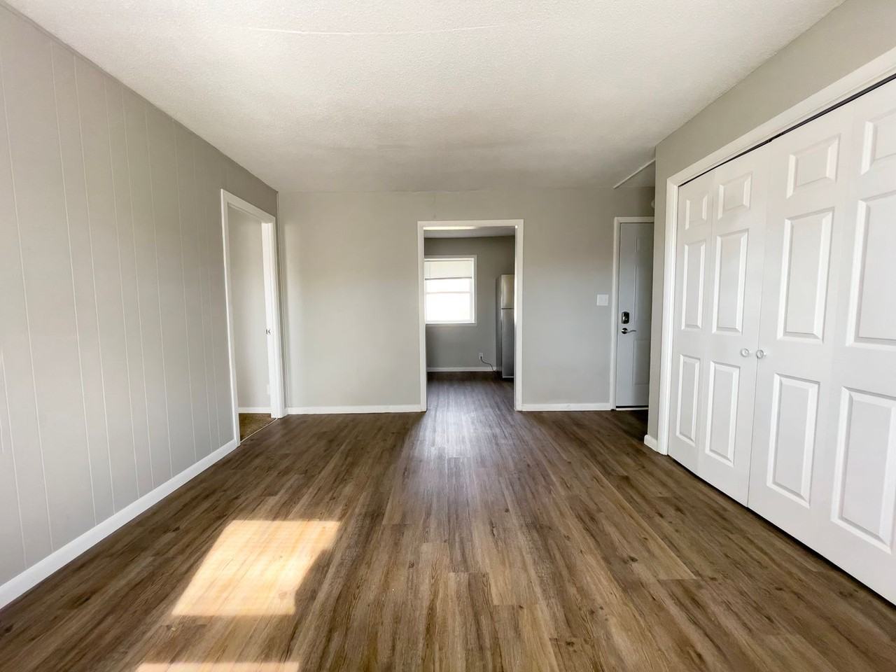 2525 1/2 W Ethel Ave - Photo 7 of 12