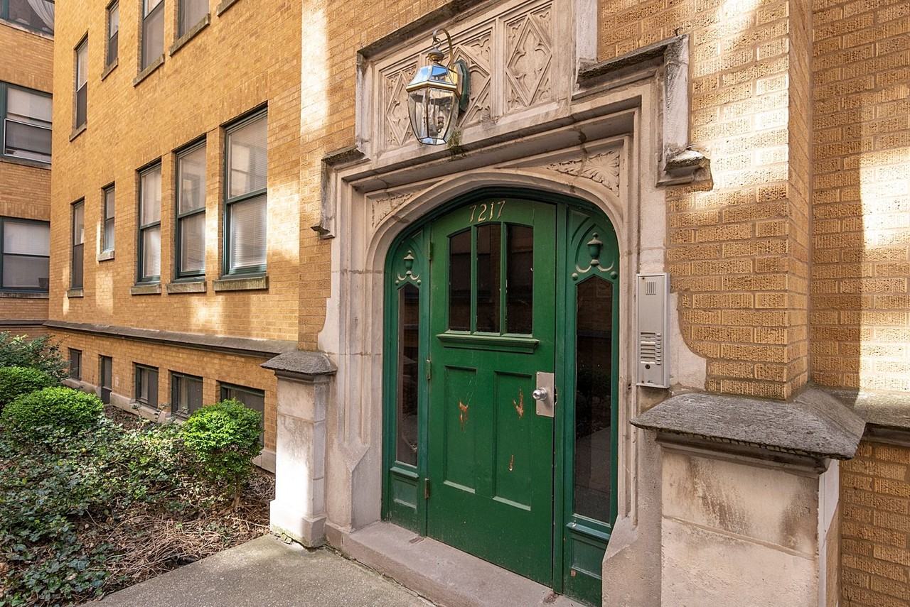 7217 S Yates Blvd - Photo 2 of 14