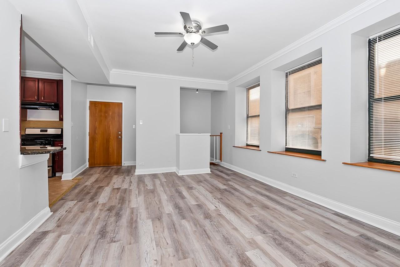 7217 S Yates Blvd - Photo 4 of 14