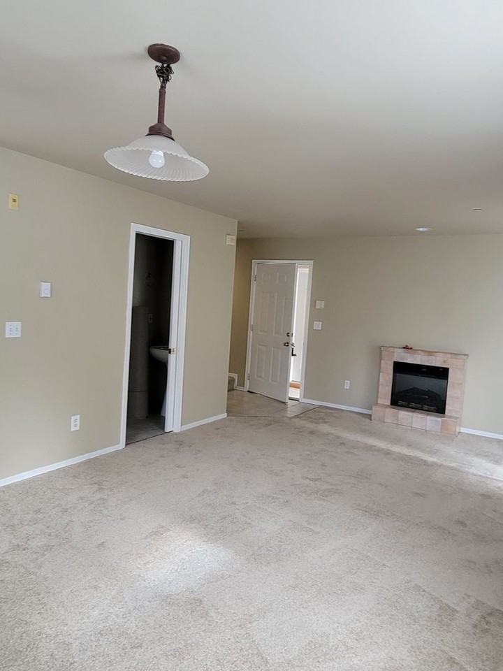 1730 121st St Se - Photo 3 of 14