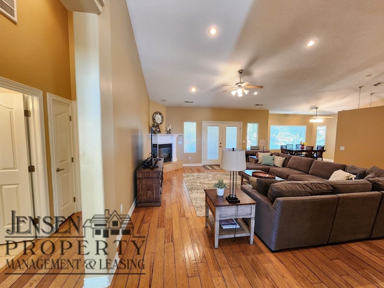 1854 Stonebridge Dr #36 - Photo 7 of 40