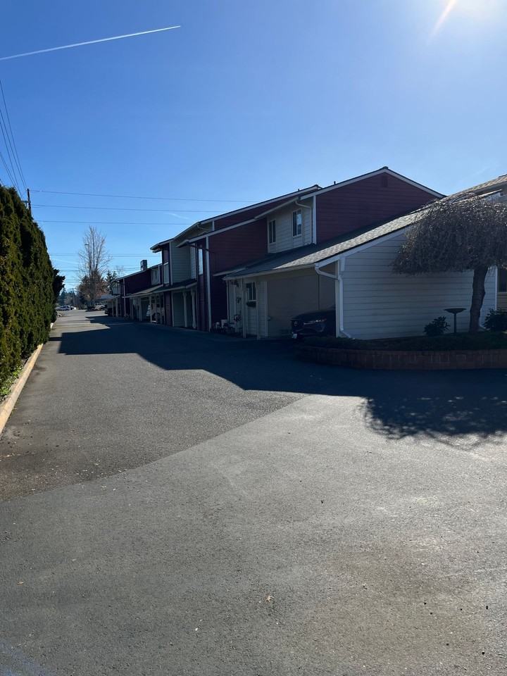 Hill Crest Townhomes - Photo 3 of 4